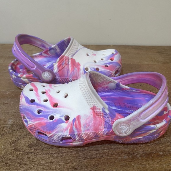 Girls Crocs Size 1 Pink Purple Tie Dye Marble Classic Clogs Kids Shoes Slip On - Picture 8 of 10